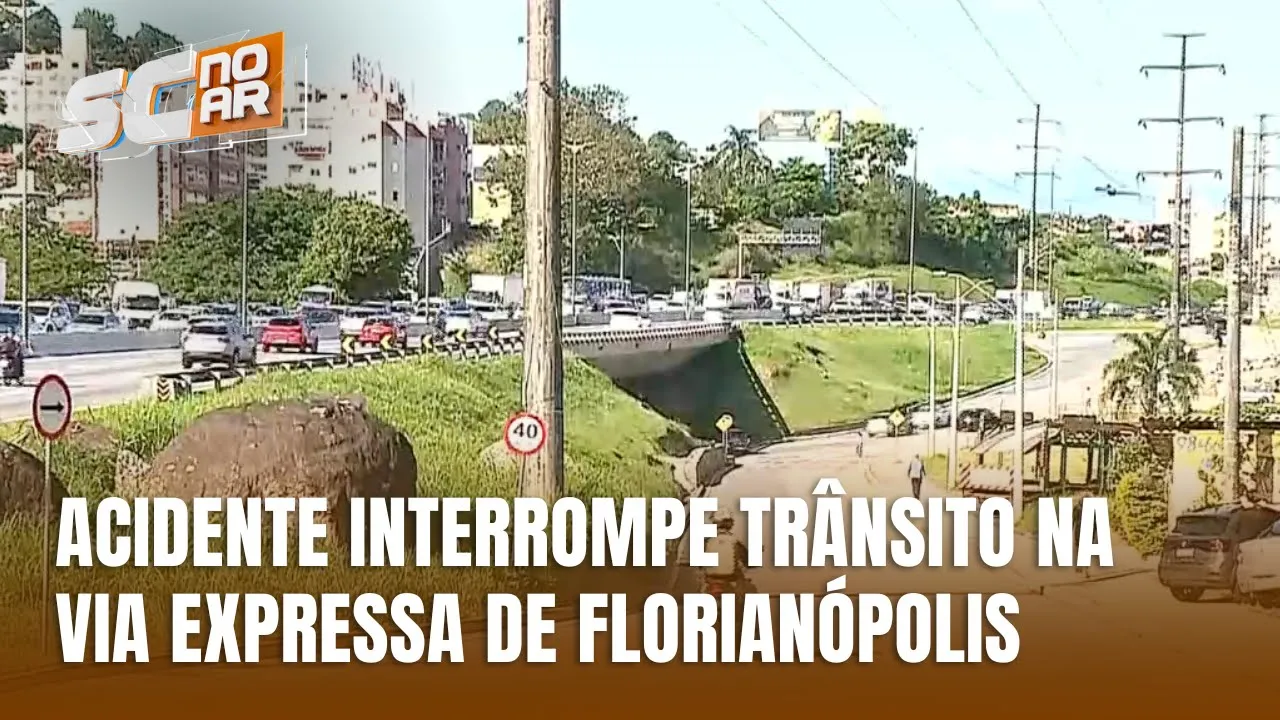 Acidente fatal entre moto e caminhão interrompe trânsito na Via Expressa, em Florianópolis