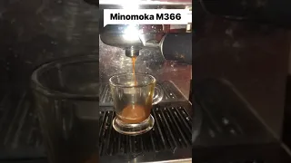 Making an espresso shot using minimoka m366