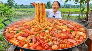 Bà Tân Vlog - Lần Đầu Làm Nồi Mỳ Cay Xúc Xích Nhiều Hình Dạng Siêu To Khổng Lồ Đãi Cả Làng