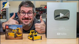 200k subs & LEGO Technic 42163 Heavy Duty Bulldozer detailed building review