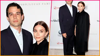 Ashley Olsen Was In Very Good Mood Supporting Louis Eisner At Martha s Vineyard Art Show Source