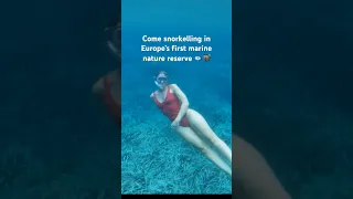 Ruth wanted to pee on Andrew 😳💦 Checkout last weeks video for our full island adventure #sailing