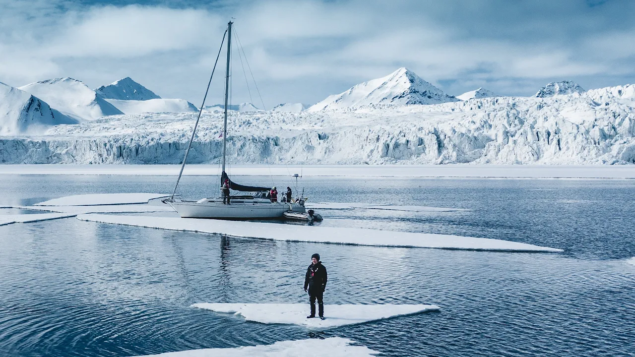 Sailing to Svalbard across the Barents Sea – my first ocean passage [ep8]