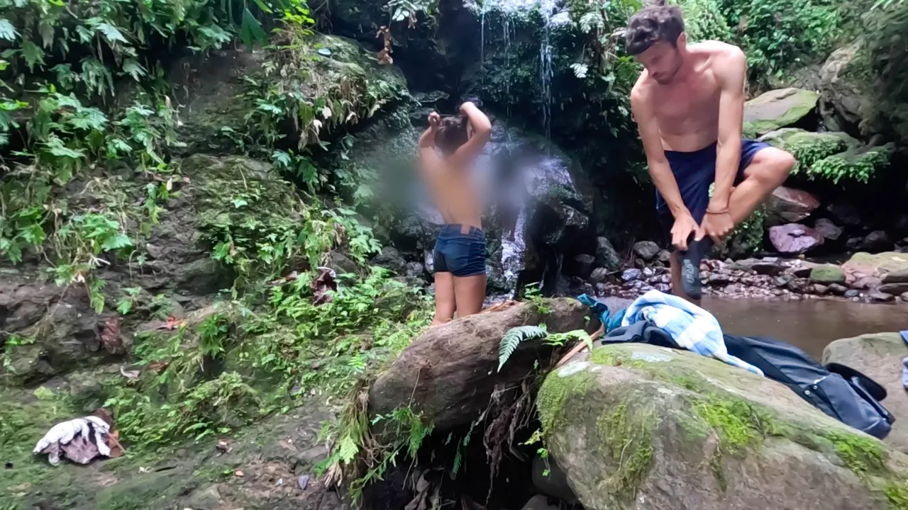 Reality of Small Boat Life (no shower)