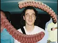 Peach Pit - Figure 8 (Visualizer)