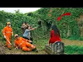 Lagu Time-Lapse: Clearing an Abandoned House… A Red-Dressed Ghost Suddenly Appears 😱👻