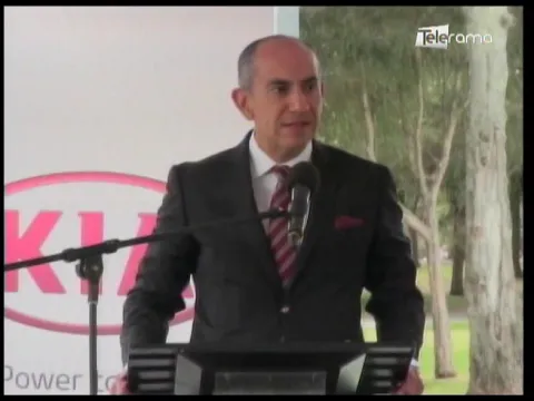 Quito y Kia Motors firmaron alianza para impulsar la movilidad sostenible