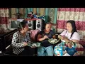 Download Lagu Makan bubur bareng nikmat, bubur dari mbah Kemi lanjut unboxing jajan dari Bu deni