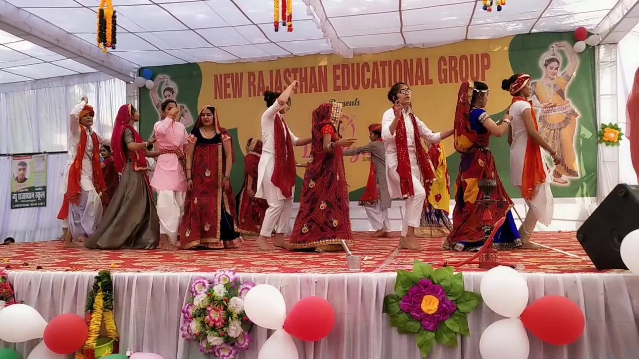 Marudhara k dhora m chale ooth gado