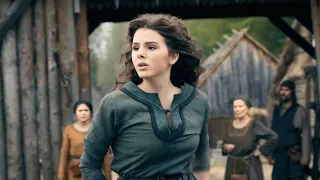 بيختار فلاحة فقـ ـيرة من الغابة و بيخليها ملكة على العرش و السر ان عندها الل مش عند أى بنت فى سنها 