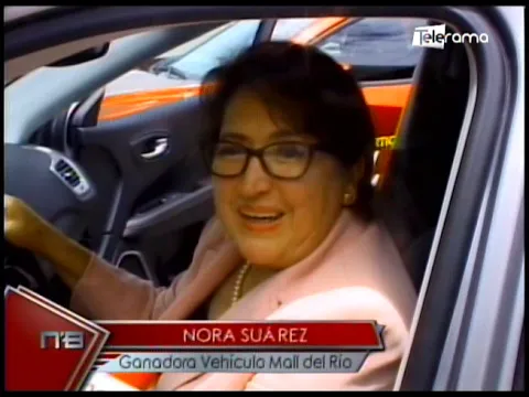 Gerardo Ortíz entrega vehículos a ganadores de 3 centros comerciales