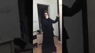 رقص العبايه الجامد يكسب 