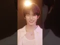 女孩苦等入獄男友十年，滿心歡喜地接他出獄，誰料他竟一把扔掉她手中的花！她心碎離開，他看到花中的紙條後，追妻火葬場！