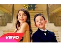 Download Lagu Idina Menzel \u0026 Michael Bublé   Baby It's Cold Outside