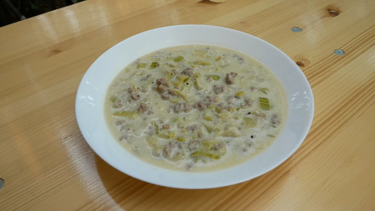 
          
          
          
            
            Lauch-Käse-Suppe Rezept Video
          
        . 