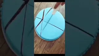 طريقة تقطيع كيك مثلثات كتير سهلة وبسيطه 