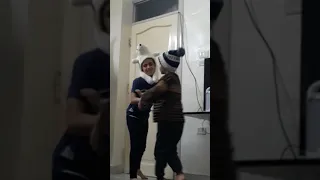 الاخ الصغير المدلل    سمعها