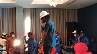 watch as 9ice u0026 barry jhay performs k1 colloquium for barrister