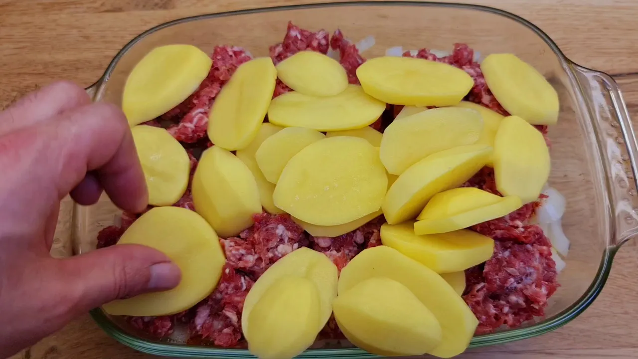 Bester Nudelauflauf mit Hackfleisch - EINFACH, SCHNELL UND LECKER | Rezept