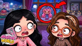 👻🎓 ¡LA MUÑECA EMBRUJADA SIGUIÓ A MI HIJA A LA UNIVERSIDAD! en avatar world
