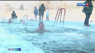 Омские моржи открыли зимний сезон