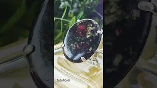 Срібний перстень з евдіалітом  Срібний перстень з евдіалітом