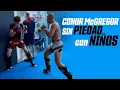 Download Lagu CONOR McGREGOR le pega un PALIZA a unos CHAMAQUITOS!