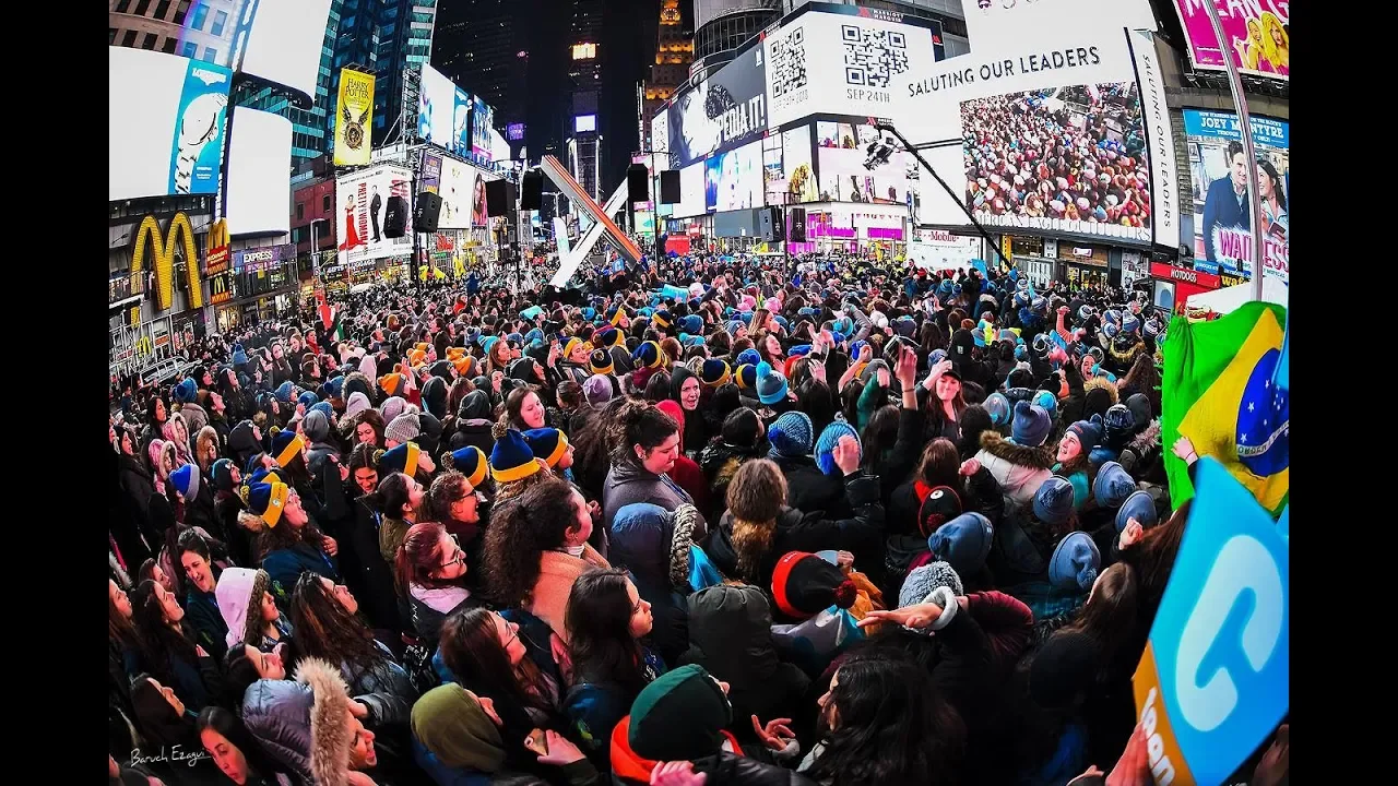 Shwekey Live @Times Square NYC 2019 Shwekey Live @Times Square NYC 2019