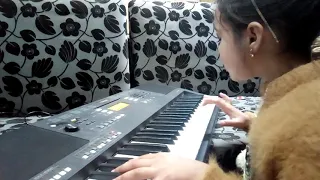 عزف اغنية رصيف نمرة خمسة للفنانة لقاء أسامة 