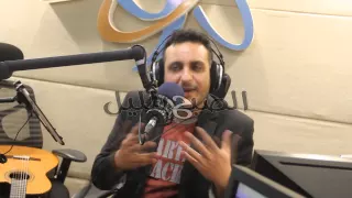 بالفيديو محمد رحيم يكشف لغز كلمات اغنية  منازل   أصالة فى الصبح بالليل مع فادى ابراهيم الراديو      دندنها