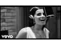 Download Lagu Nelly Furtado - Como Lluvia ft. Juan Luis Guerra (Official Video)
