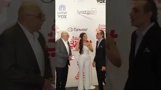 مايان السيد وشقيقتها تقتنص سيلفى معها فيعرض فيلم هاشتاج جوزنى 