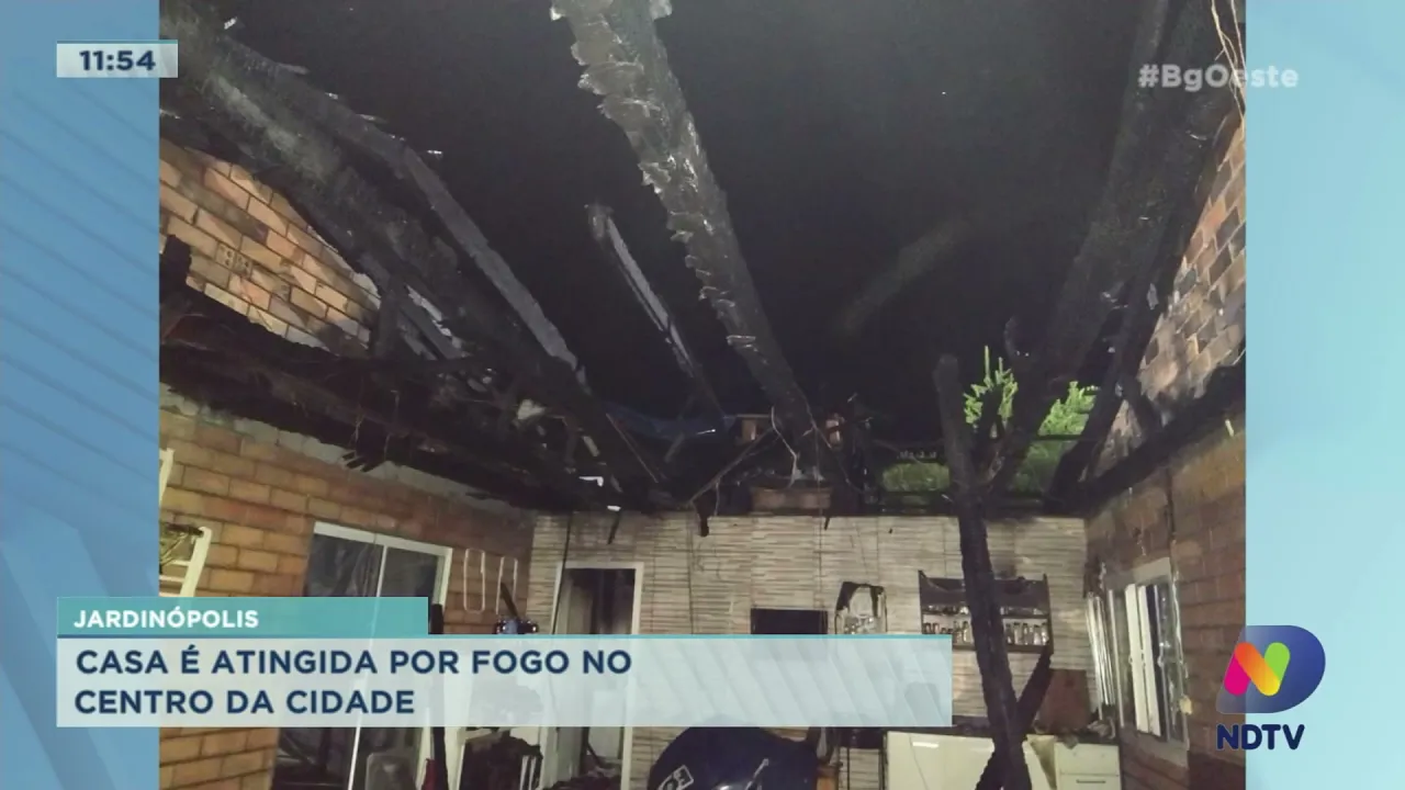 Casa é atingida por fogo no centro de Jardinópolis