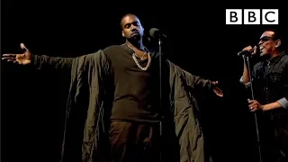kanye west performs bound 2 later with jools holland bbc
