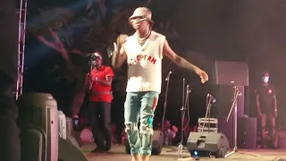 oxlade performs live with the showdemcamp on stage oxlade oxladetypebeat