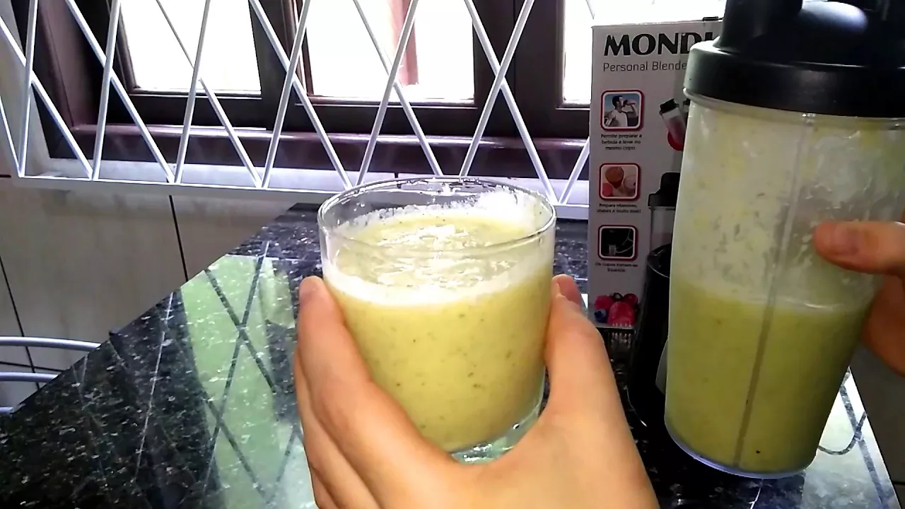 Olá pessoal, hoje mais uma receita muito salvável, Receita de Suco de Abacaxi Com Hortelã e Gengibre. 