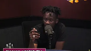 mr eazi u0026 burna boy shows love to shatta wale in new york the global champion