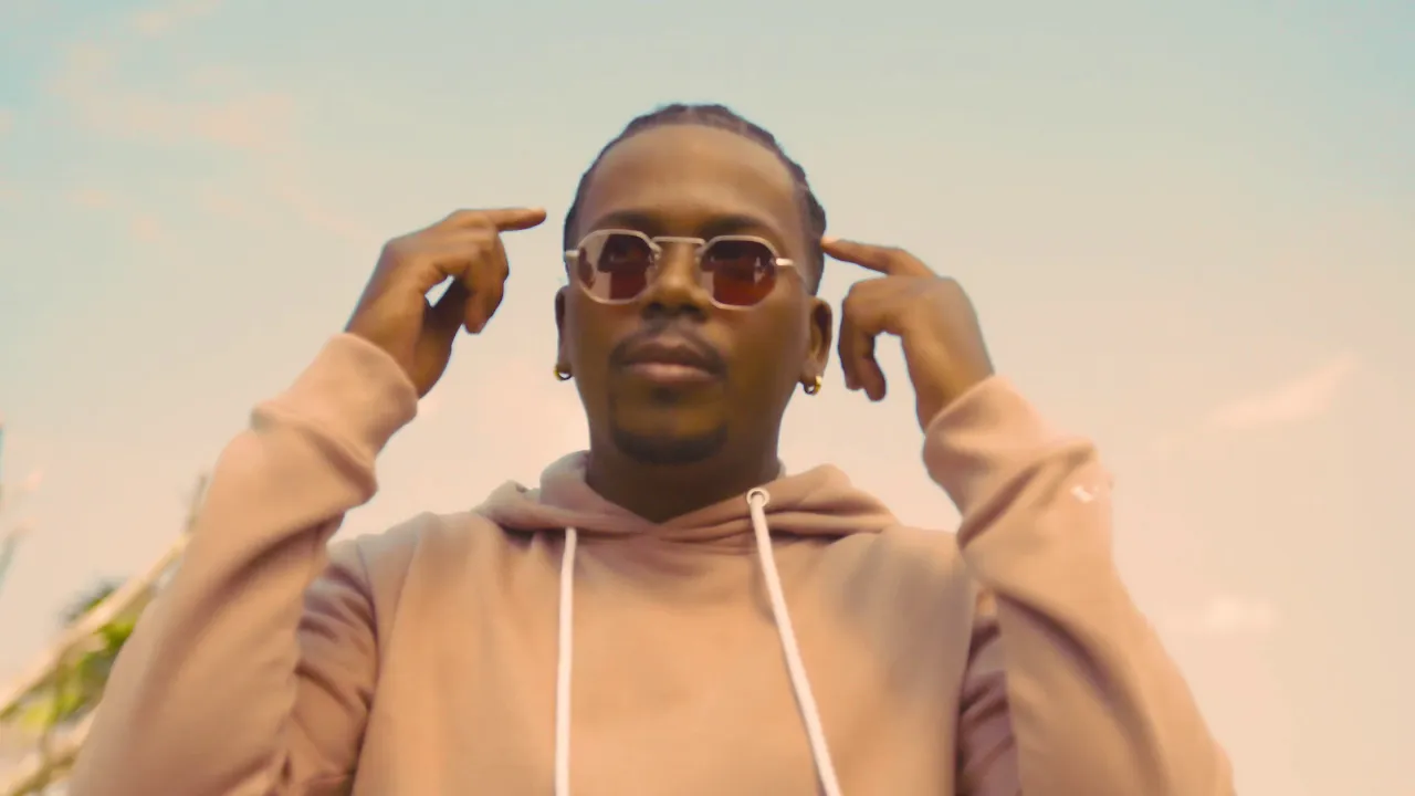 TROUBLEBOY HITMAKER - Pasame La Botella (Official Video)