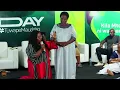 Download Lagu REHEMA SIMFUKWE ashindwa kujizuia, amwaga machozi mbele ya Mama  yake, ashusha maombi ya nguvu