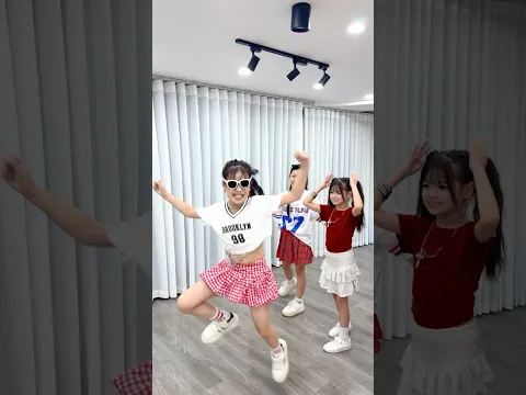 Guess the song title with Kitty🎵SUBSCRIBE FOR MORE #viral #trending #foryou #dancemusic #tiktok