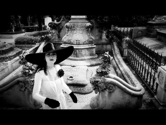 Lady Dimitrescu, stroll through memory lane