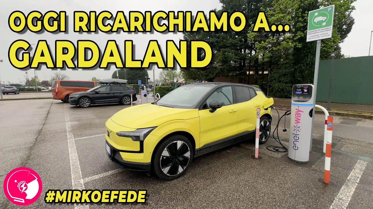 A GARDALAND con VOLVO EX30, come vanno le colonnine di ricarica del parco?