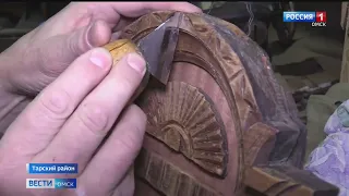Житель Тары много лет реставрирует старинные зеркала