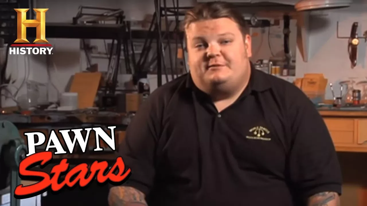 Pawn Stars: Rebecca’s BIG BUCKS Appraisal for RARE George Edwards Book (Season 18) | History