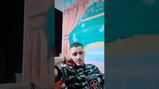 تمنيتك معي نبقي نعيش احباب 