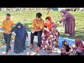 Download Lagu Grandma and Fatima having a good time. With the help of the operator.
