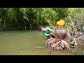 Download Lagu Poor Girl Picks Up Scrap | Girl Finds Large Amount Ancient Coins And Generator Swept Away By Flood
