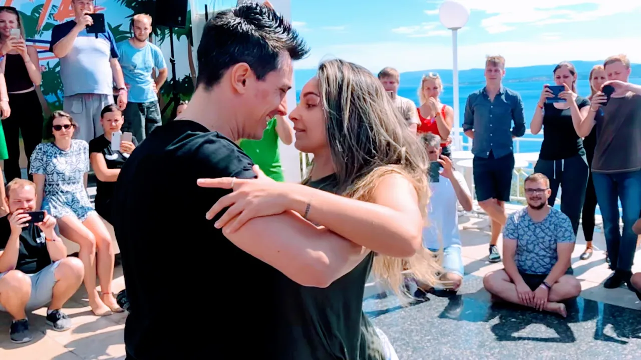 Daddy Yankee & Snow - Con Calma Dance | Rick Torri & Larissa Secco | Brazilian Zouk Dance - ZoukTime Daddy Yankee & Snow - Con Calma Dance | Rick Torri & Larissa Secco | Brazilian Zouk Dance - ZoukTime