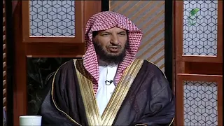 كيف يؤدي الصلاة والجبيرة في يده الشيخ سعد الشثري يجيب 