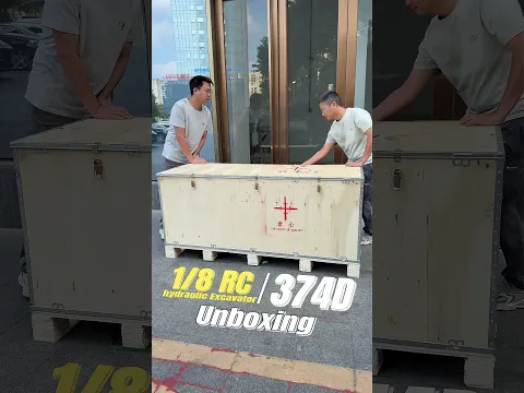 Unboxing the 150kg RC hydraulic excavator 374D TH24747